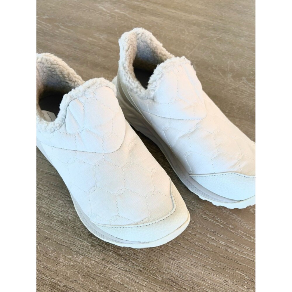 Merrell White Quilted Slip On Shoes Vibram Sole Fleece Size 6